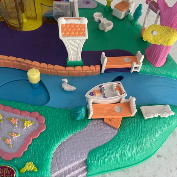 Polly Pocket Vintage 1996 Magical
Movin Pollyville Playset Boutique
House Toy - Picture 7 of 11